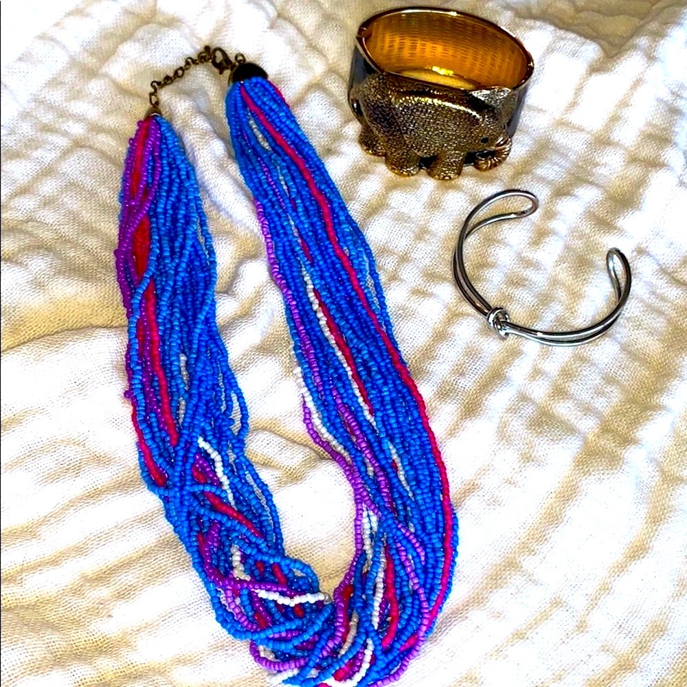 Beaded necklace and bangles